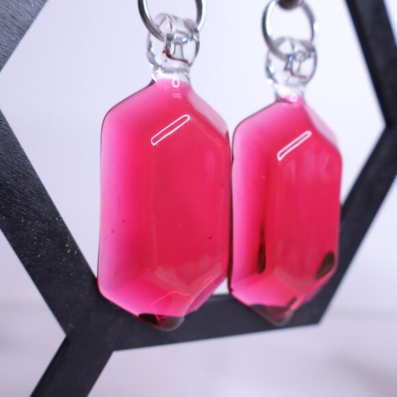 GLASSWEAR STUDIOS Handmade Pinot Noir Red Rupee Weights 10g/2.5mm Hangers - Picture 4 of 8